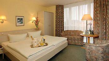Hotel Weide Satow ภายนอก รูปภาพ