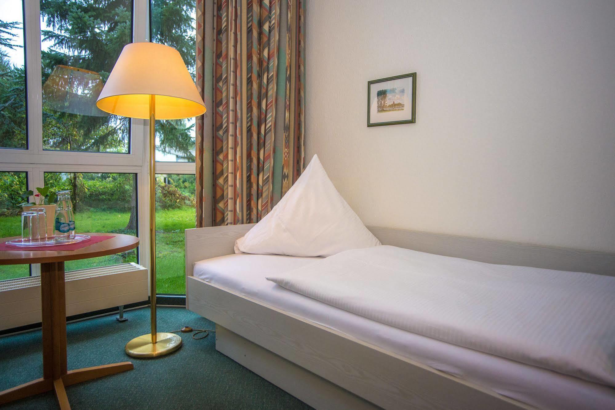 Hotel Weide Satow ภายนอก รูปภาพ